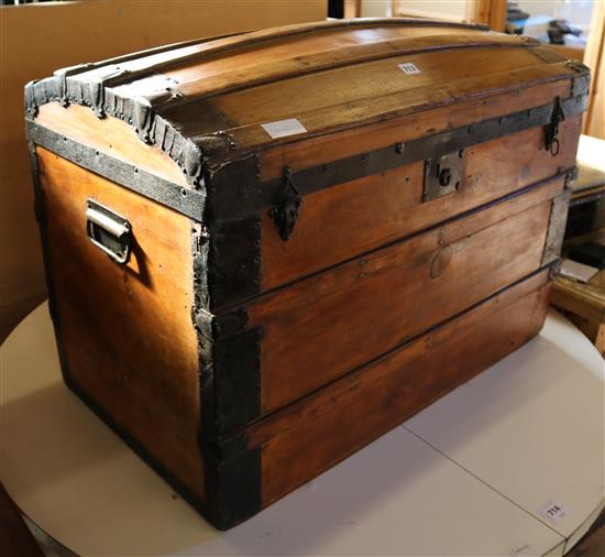 Dome top trunk